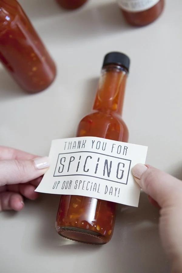 Hot-Sauce-Wedding-Favors.jpg