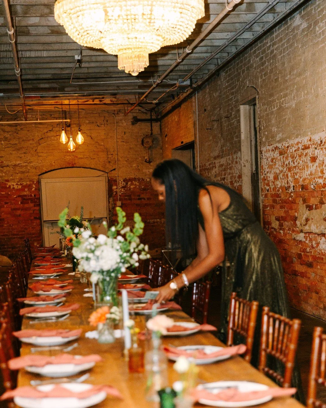 Today is National Wedding Planner Day, and we cannot let it pass by without celebrating our favorite, @sleekdesign.byshanika! 🤍

Shanika is gentle, thoughtful, and works tirelessly behind the scenes to make sure that every couple&rsquo;s wedding day