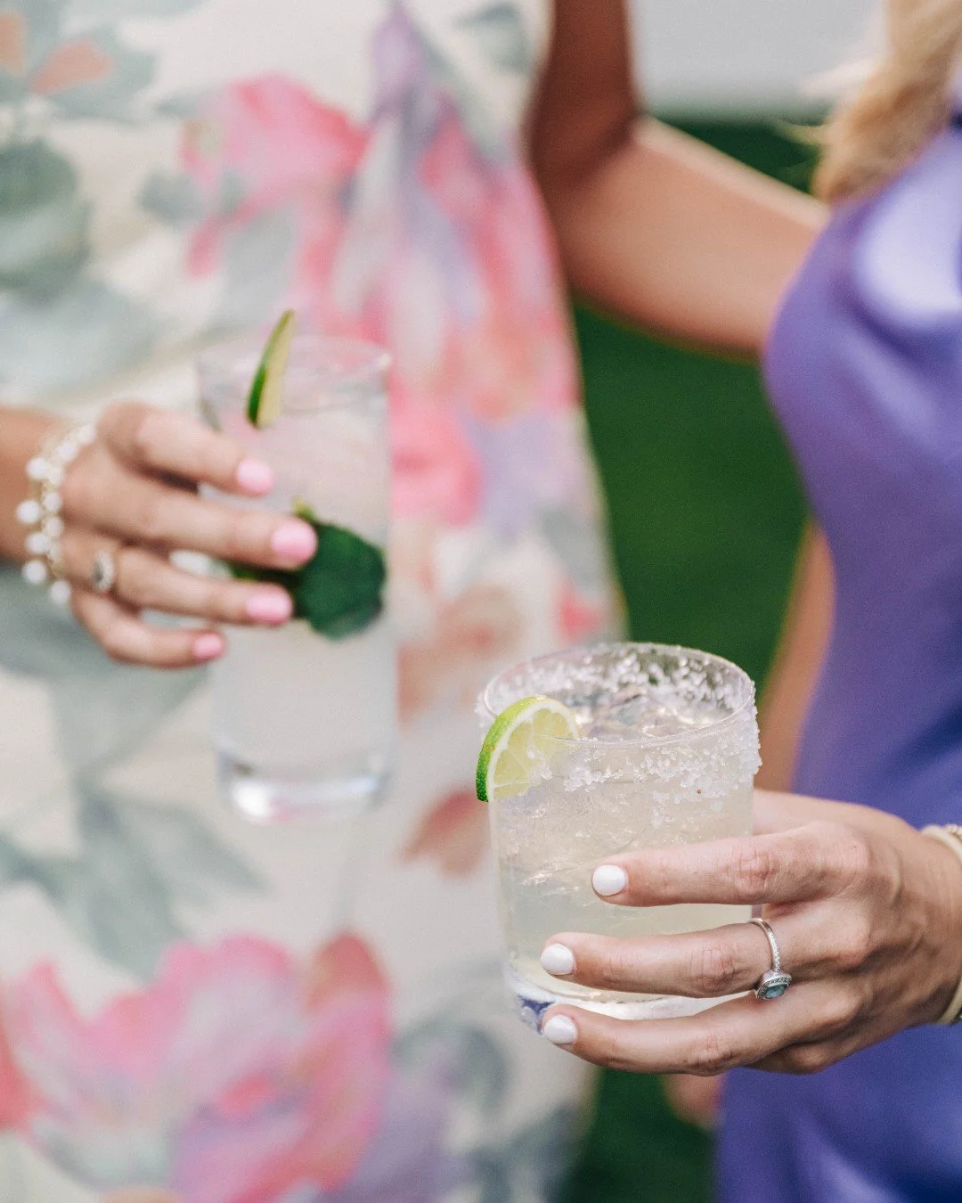 Let&rsquo;s talk about the good stuff&hellip; 🥂

Did you know The Southerly Venues offers a full bar package? Beer, wine, cocktails, and customizable drinks&mdash;guests can enjoy a prepaid bar or a cash bar, whichever works best for your event!

Co