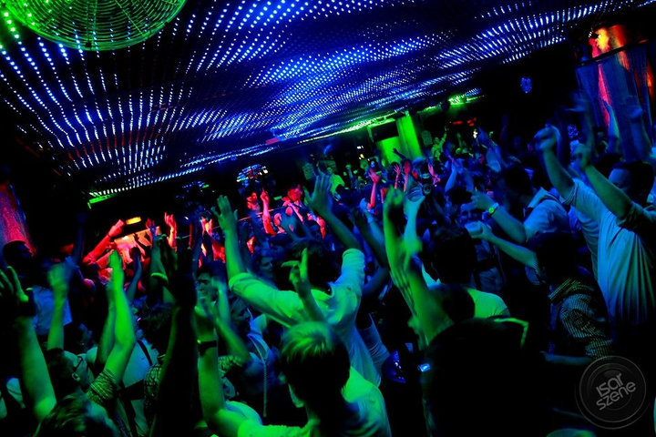 CLUB Feiern am Hauptbahnhof 8 Below