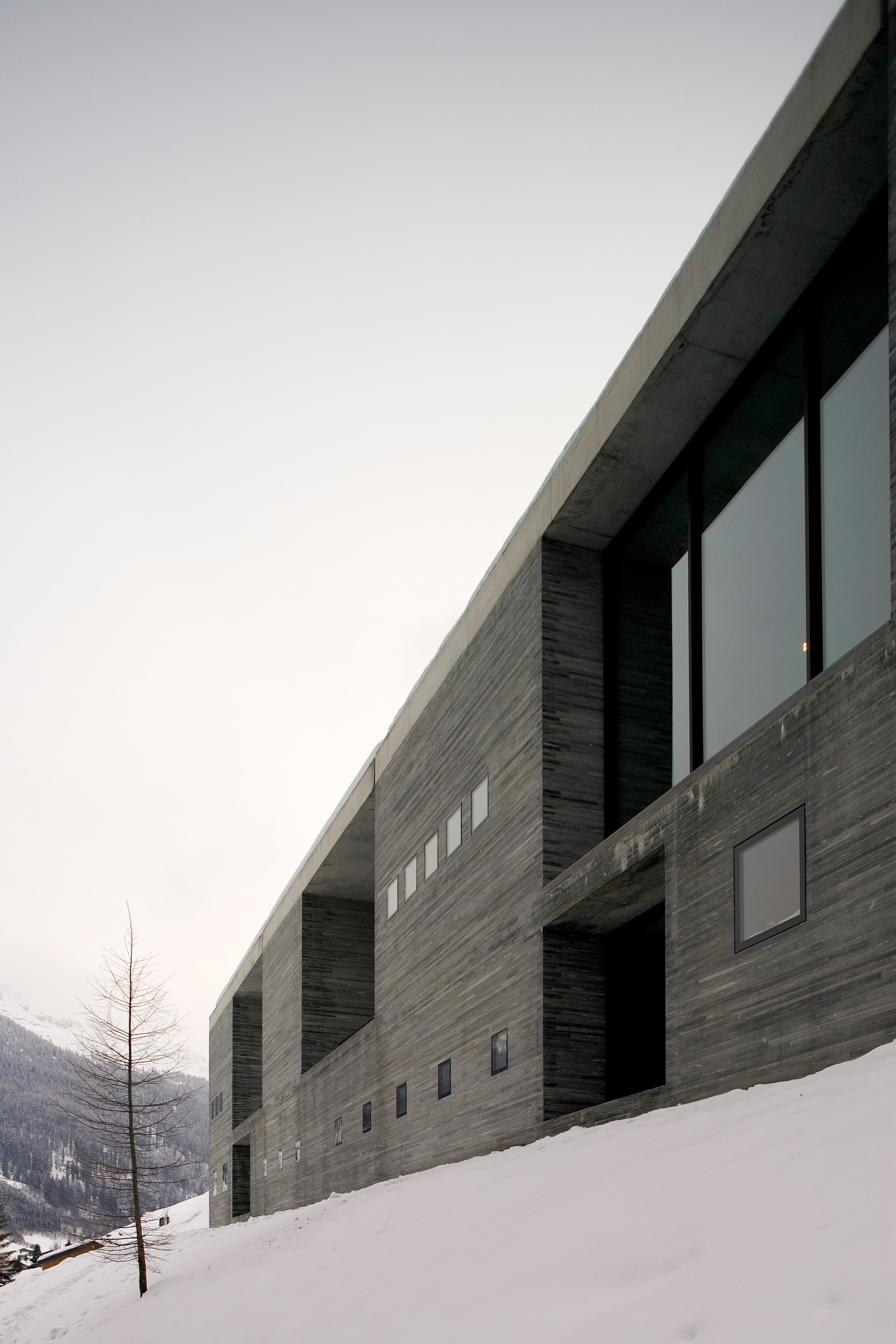 Peter Zumthor's Therme Vals photographed by Fernando Guerra