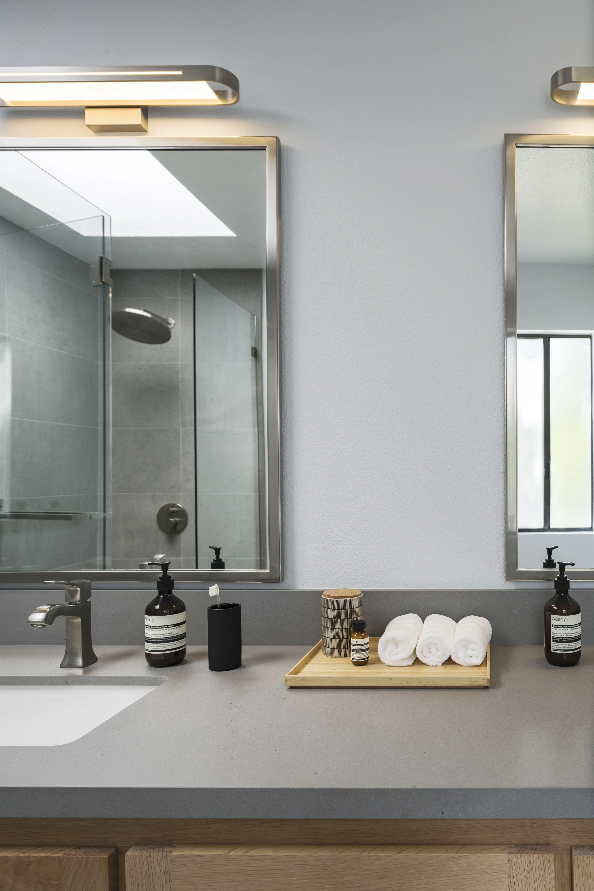 bathroom accessories