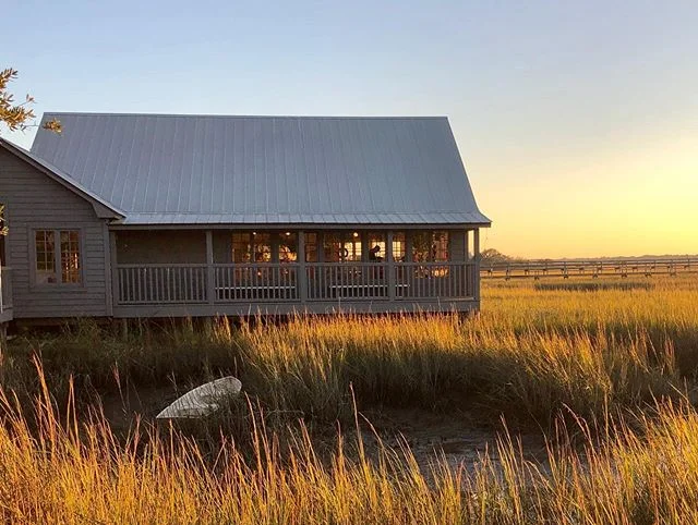 🌞Beautiful #lighting! 🌾Amazing restaurant! 🧡@saltwatercowboyssta #staugustine #floridasunsets
