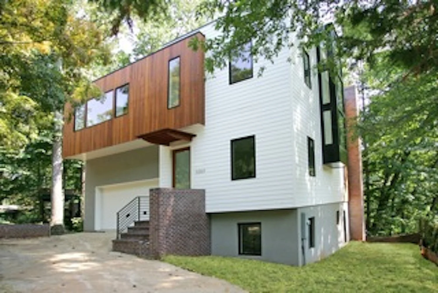Lakeview+House+1+EXT+FRONT+%281%29.jpg