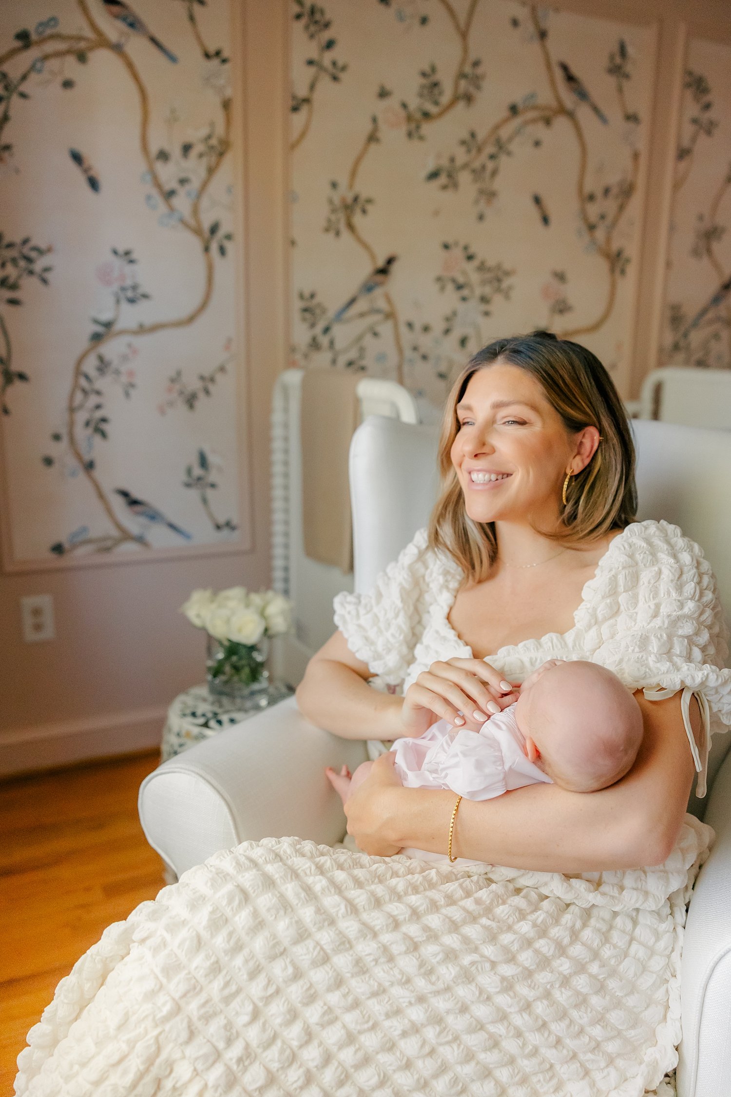 sarah-schmidt-photography-virginia-newborn-photographer-what-to-wear-for-your-dc-newborn-session_0005.jpg