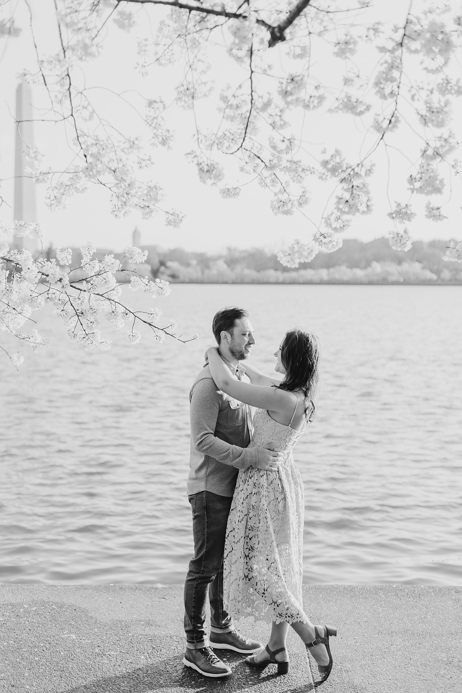 sarah-schmidt-photography-dc-wedding-photographer-tidal-basin-cherry-blossom-engagement-session_0028.jpg