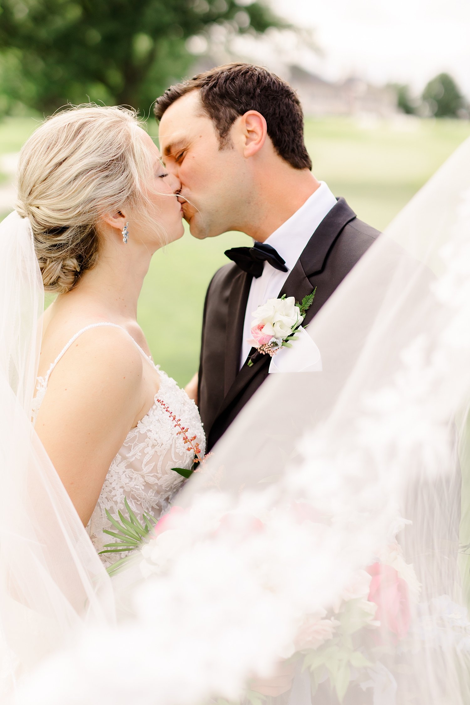 sarah-schmidt-photography-virginia-wedding-photographer-belle-haven-country-club-wedding_0015.jpg