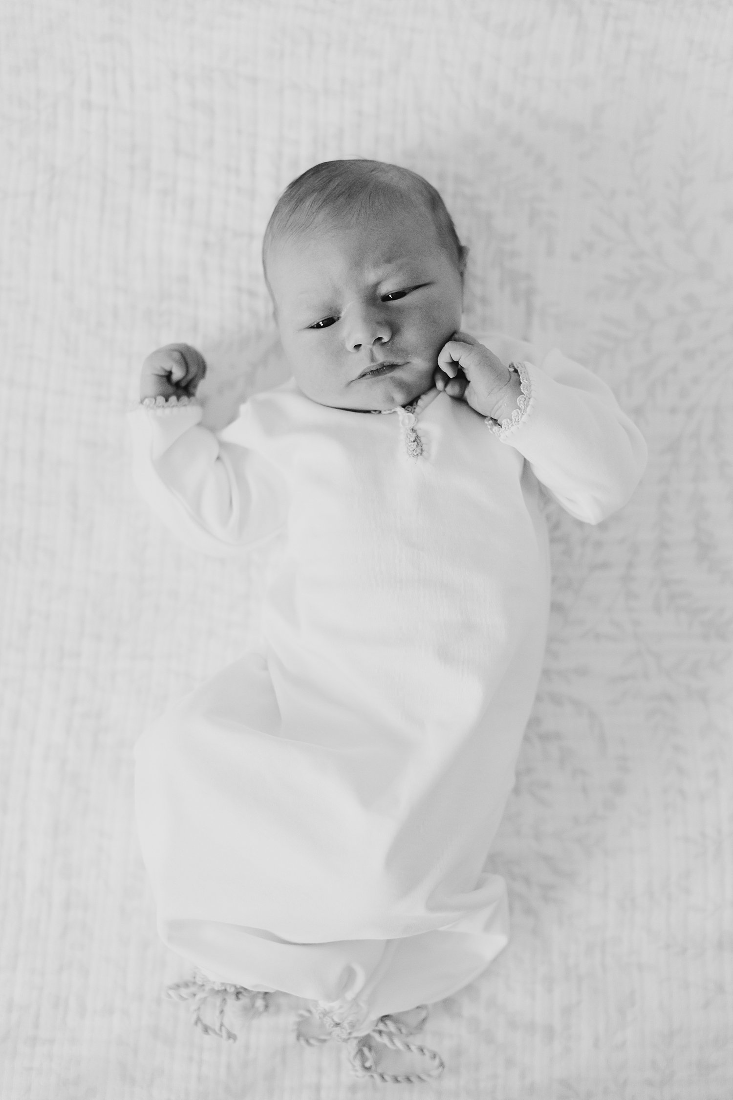 sarah-schmidt-photography-virginia-newborn-photographer-elegant-in-home-lifestyle-newborn-session-with-golden-retriever_0007.jpg