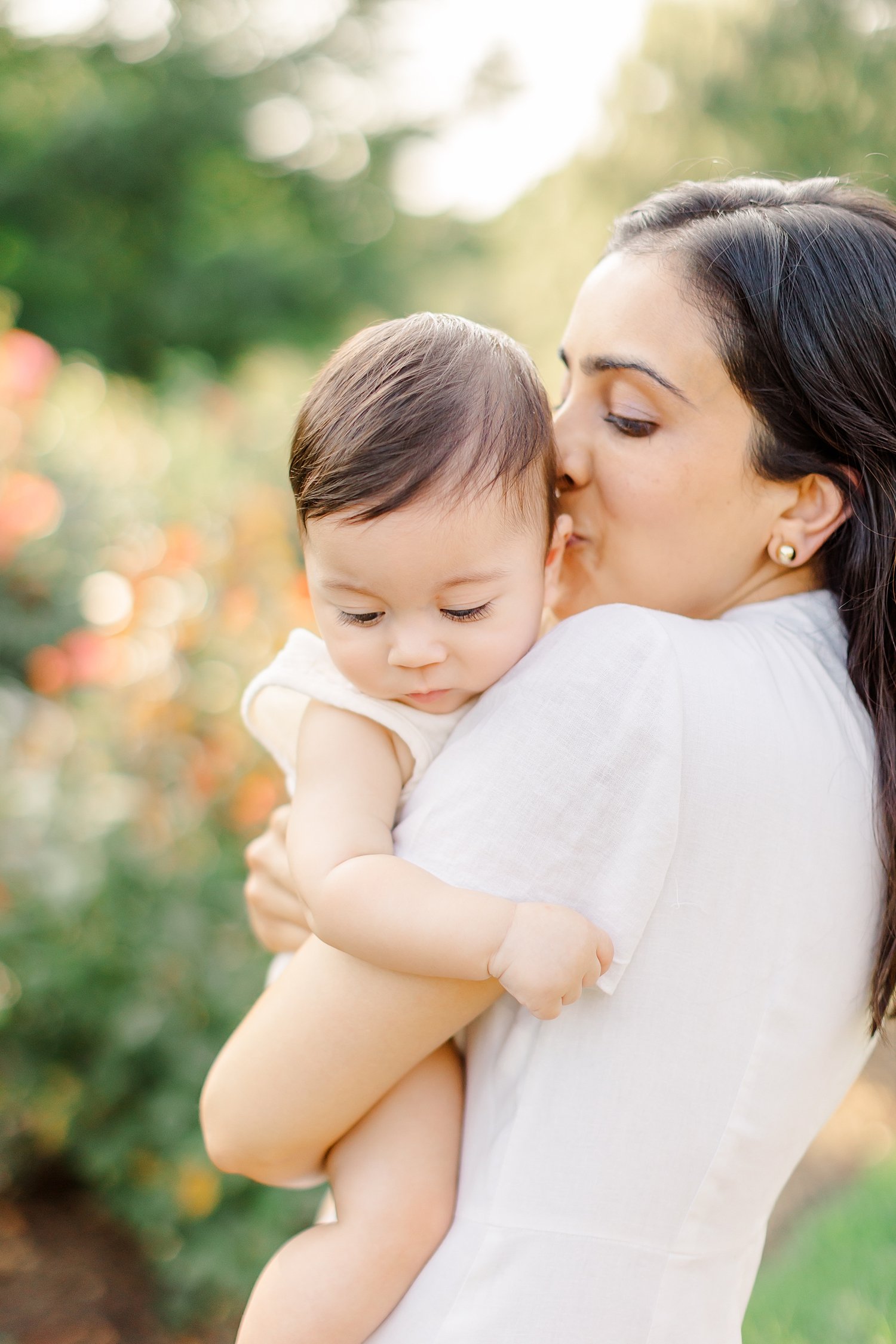 sarah-schmidt-photography-virginia-family-photographer-summer-sunflower-field-maternity-session_0067.jpg