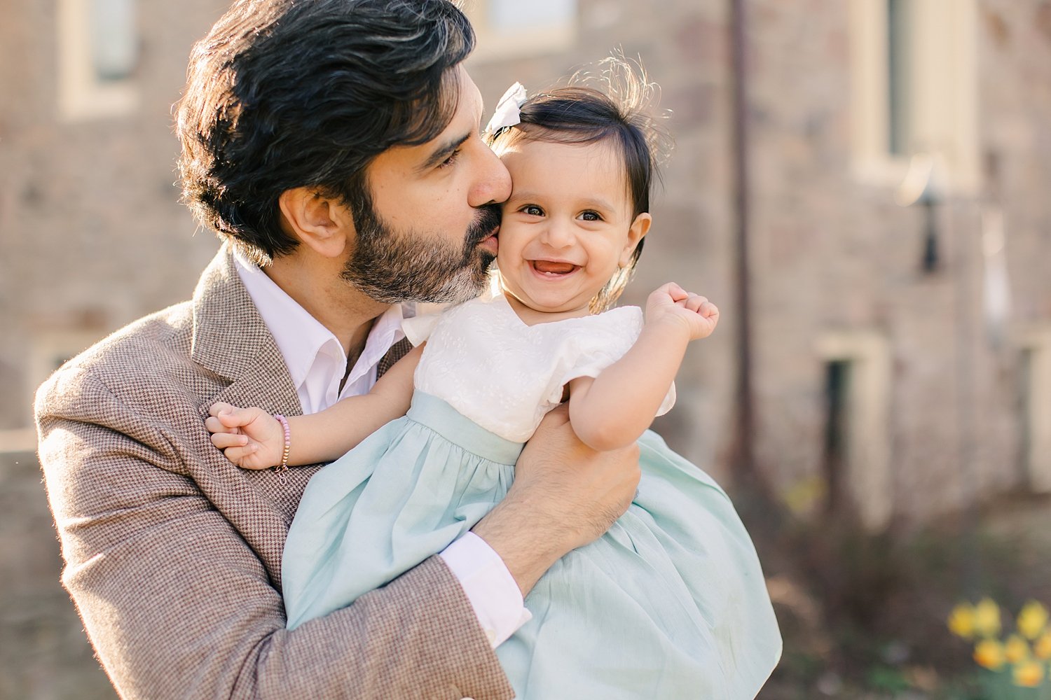 sarah-schmidt-photography-virginia-family-photographer-spring-magnolia-blossom-session_0005.jpg