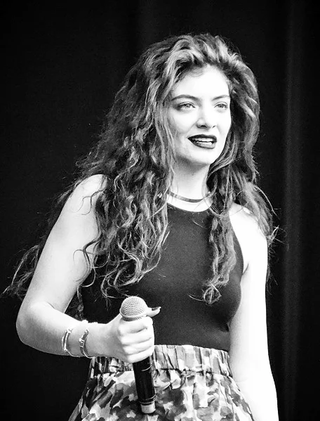 Lorde_Constanza.jpg