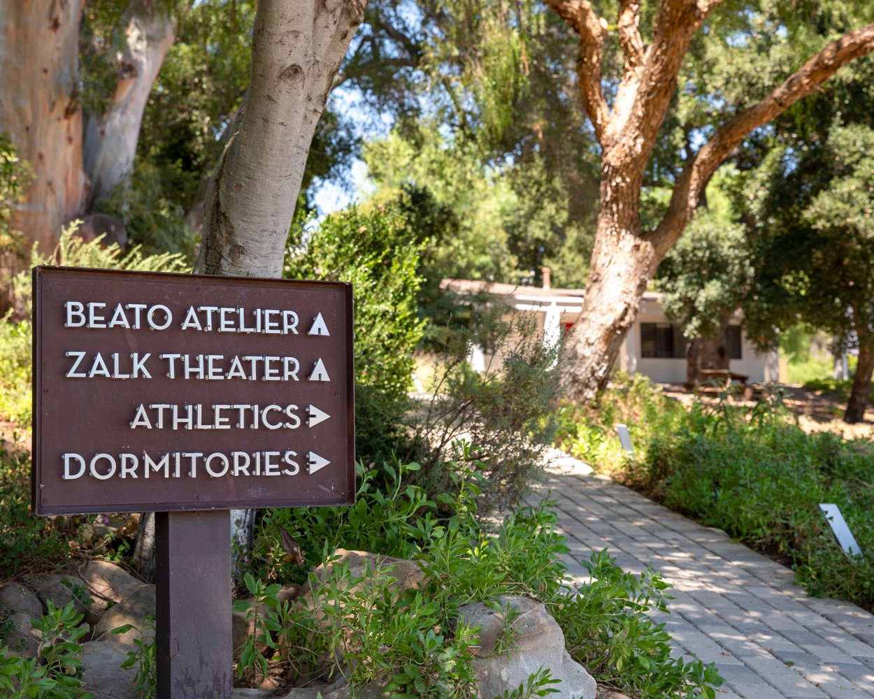 campus-sign-landscape-shaded-commons.jpg