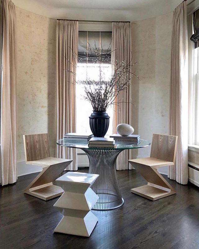 Stepping into Spring with this contemporary gem from @namdangmitchell 
The fresh warm light is so welcoming🌿
.
.
#madeleineinteriors #interiorinspiration #spring #lightinteriors #interiordesign #contemporaryhomes #contemporaryinteriors #contemporary