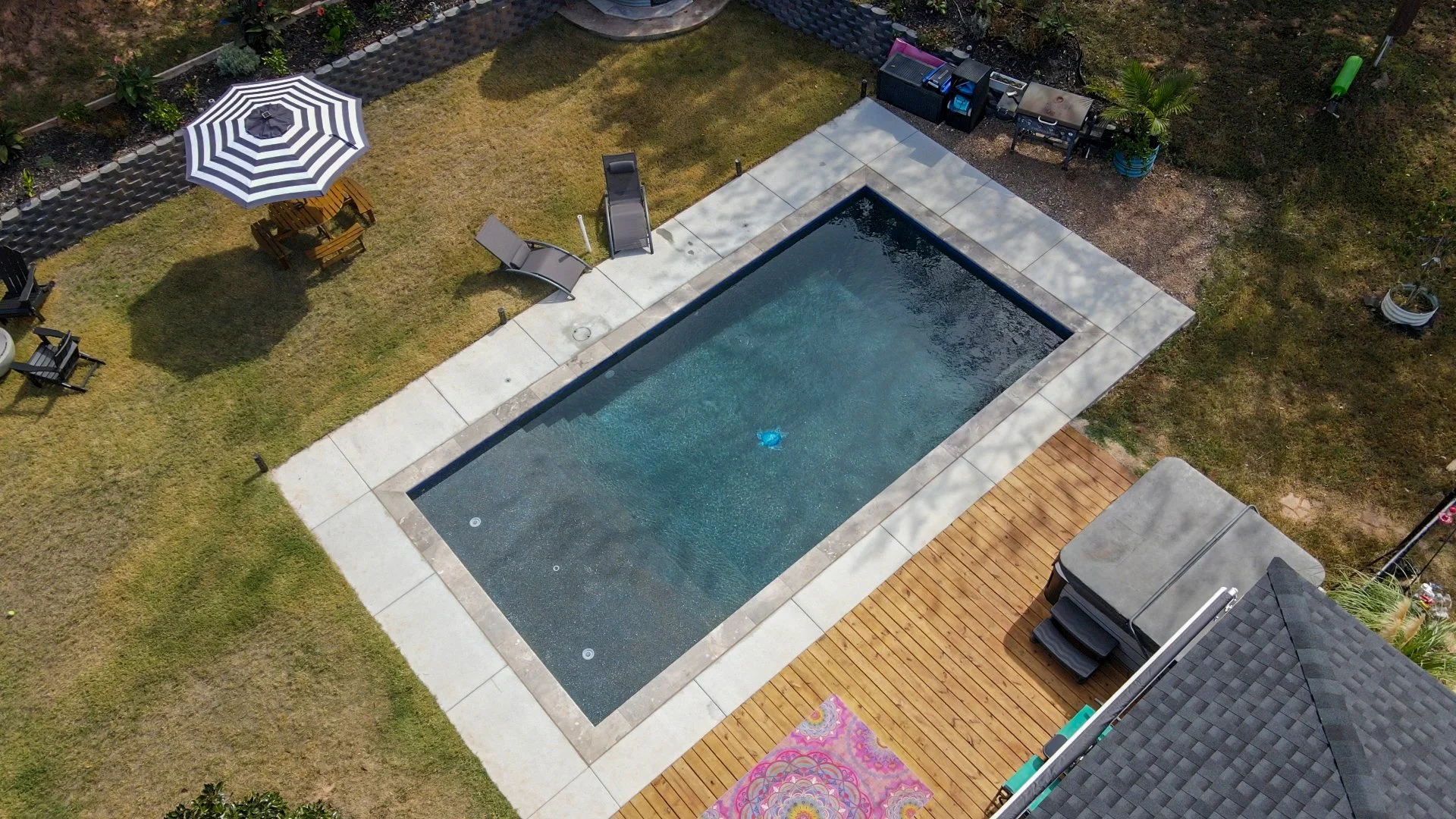 cocktail-pool-overheadview.jpg