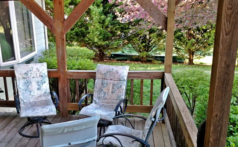 Southern porch life