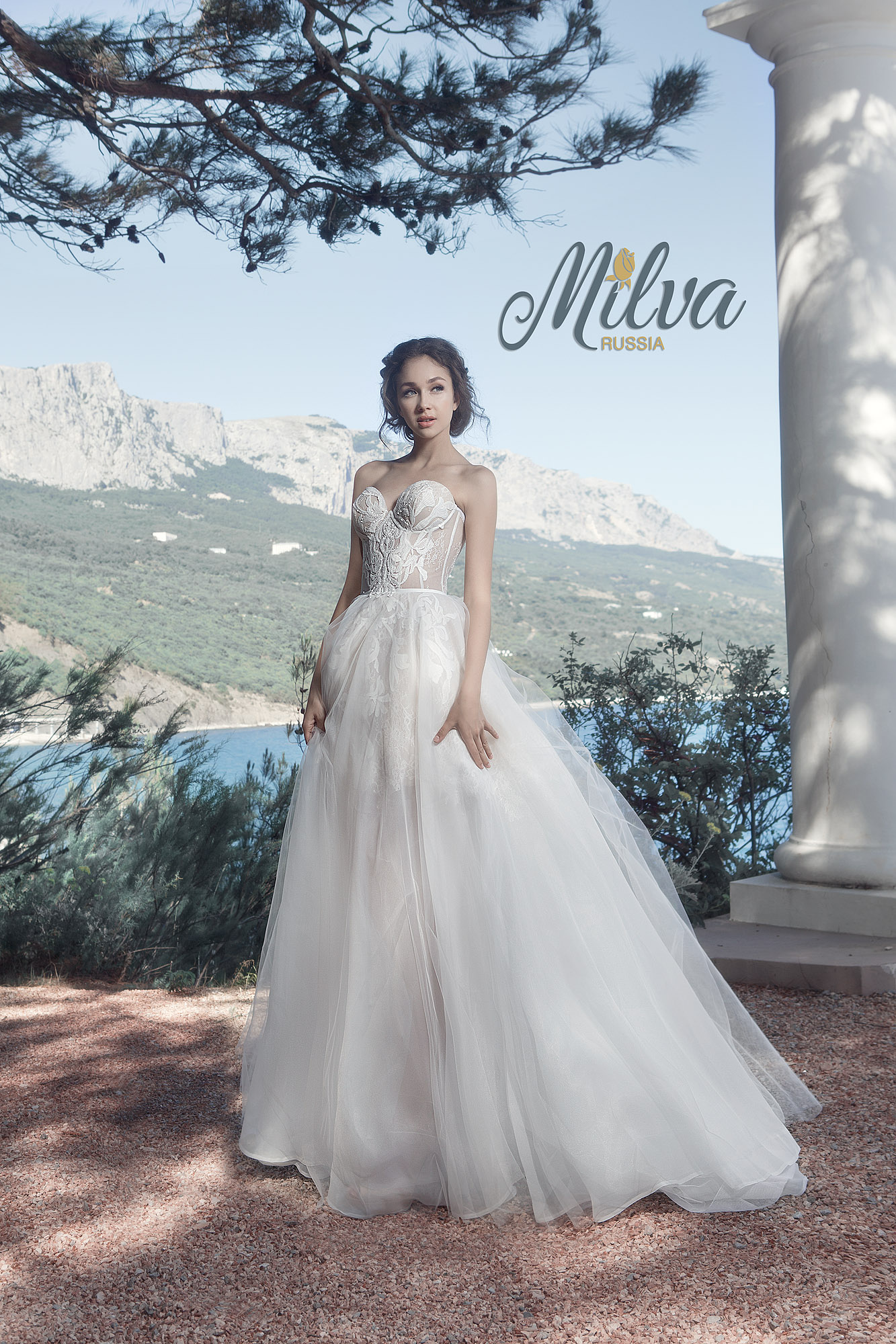 model: FAVOR By MILVA