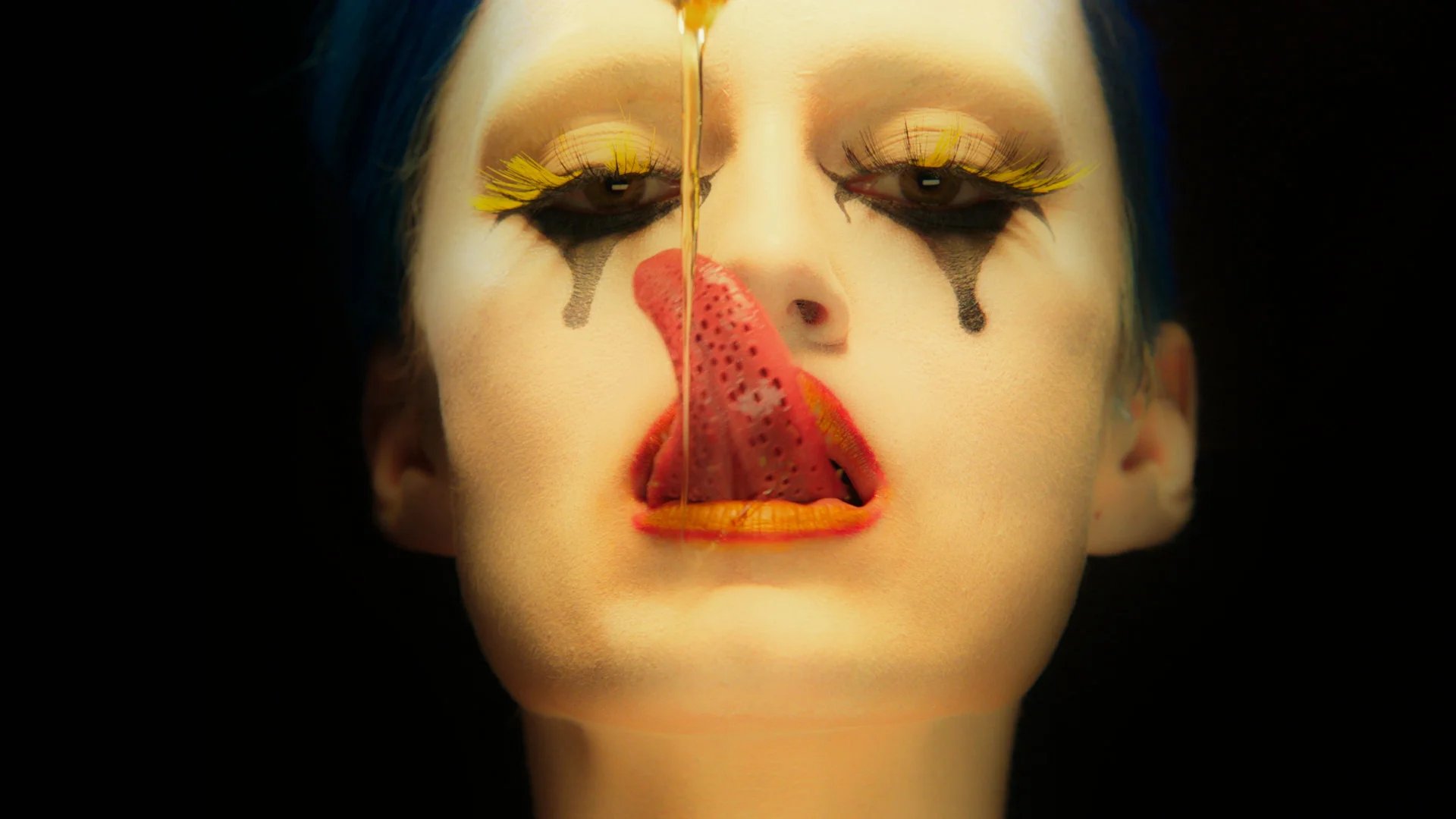 AHS_S7_Honey_20_04.jpg
