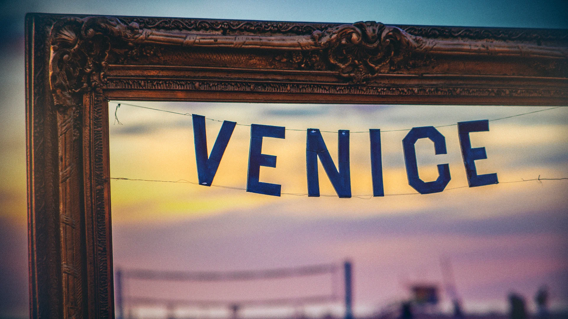 VeniceBeach_Frame_mainpage.jpg