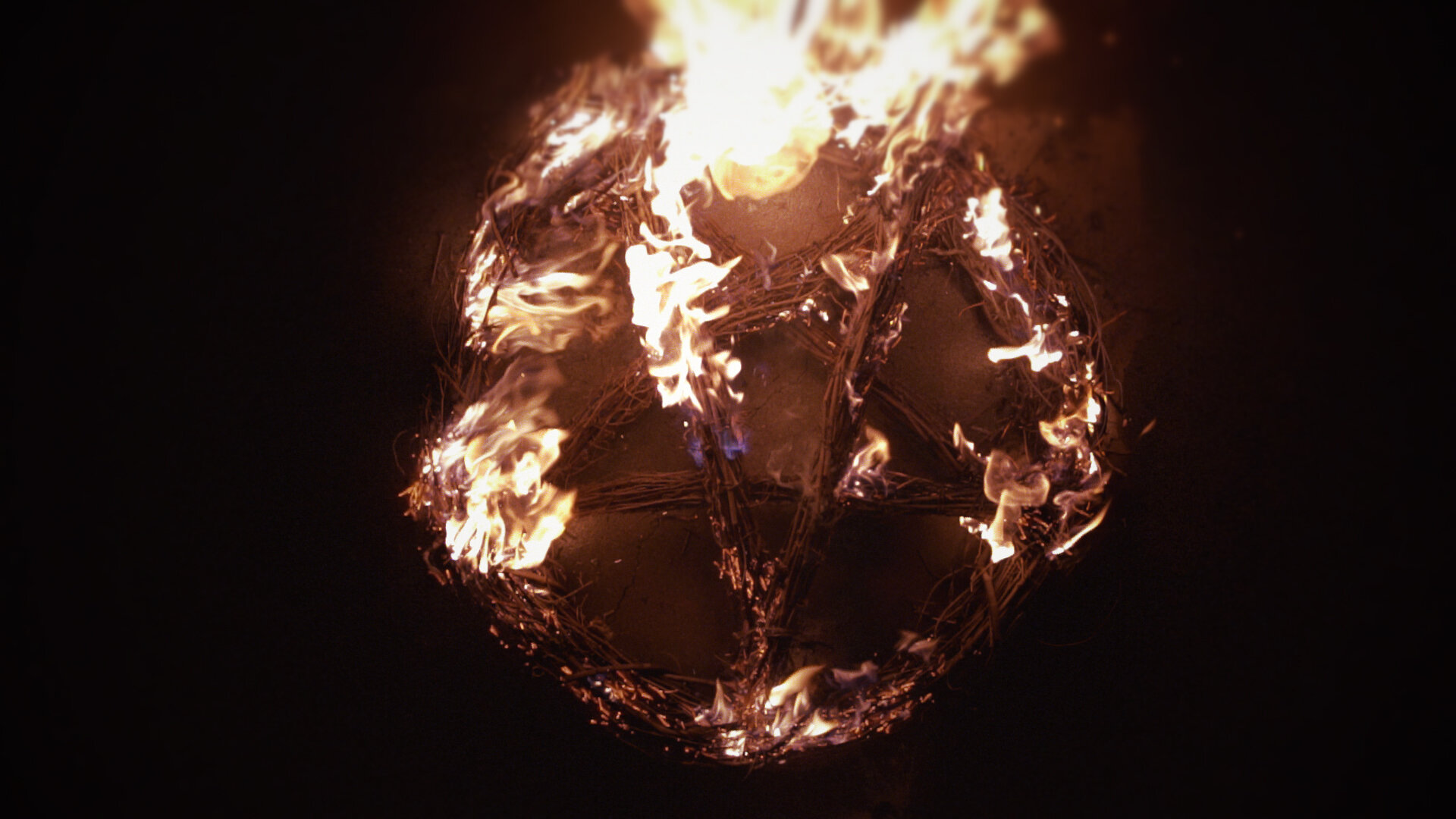 AHS_Apocalypse_04.jpg