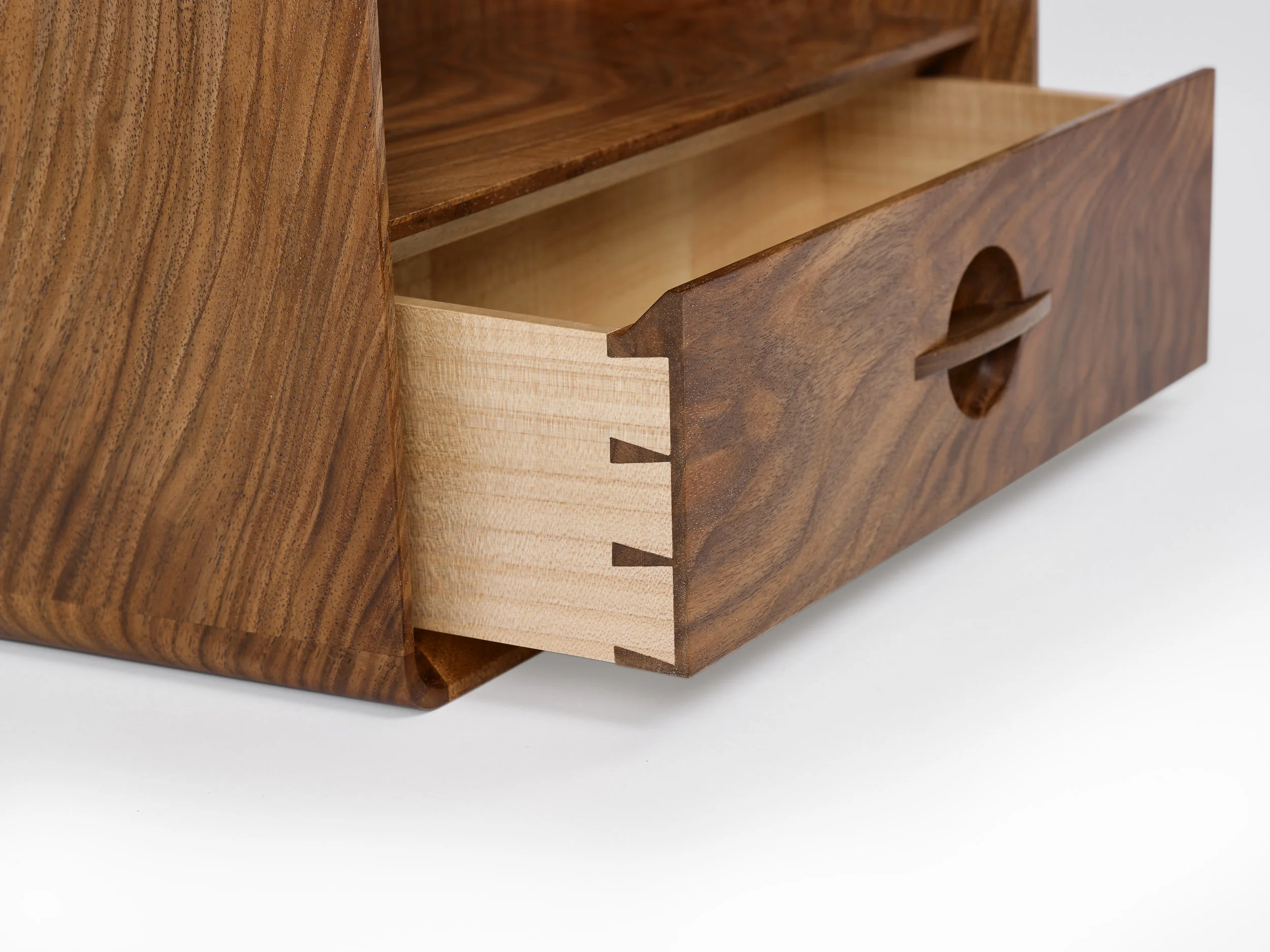 Andrew Strickland Furniture RadiusII wall cabinet06.jpg