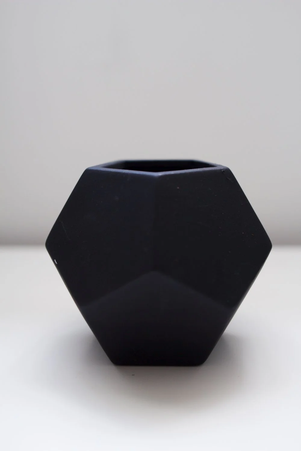 avideas-inventory-vessels-blackmatteporcelain-SML.jpeg