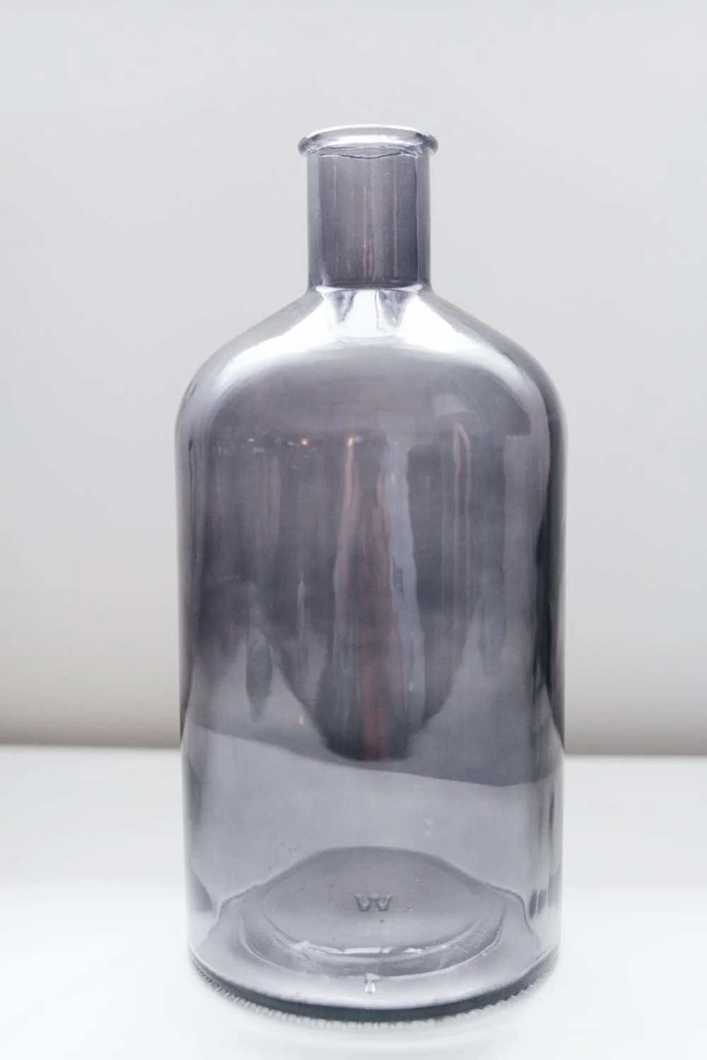 avideas-inventory-vessels-blacksmokeglassbottle-LRG.jpeg
