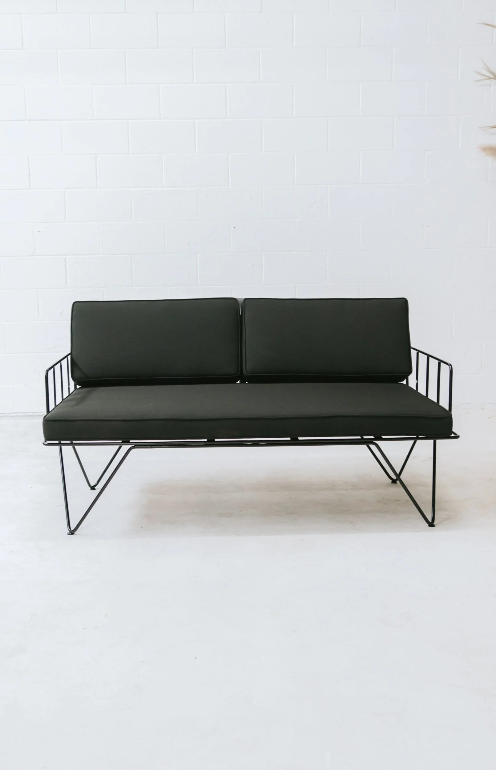 Black Loop 2 Seater - Black Cushion