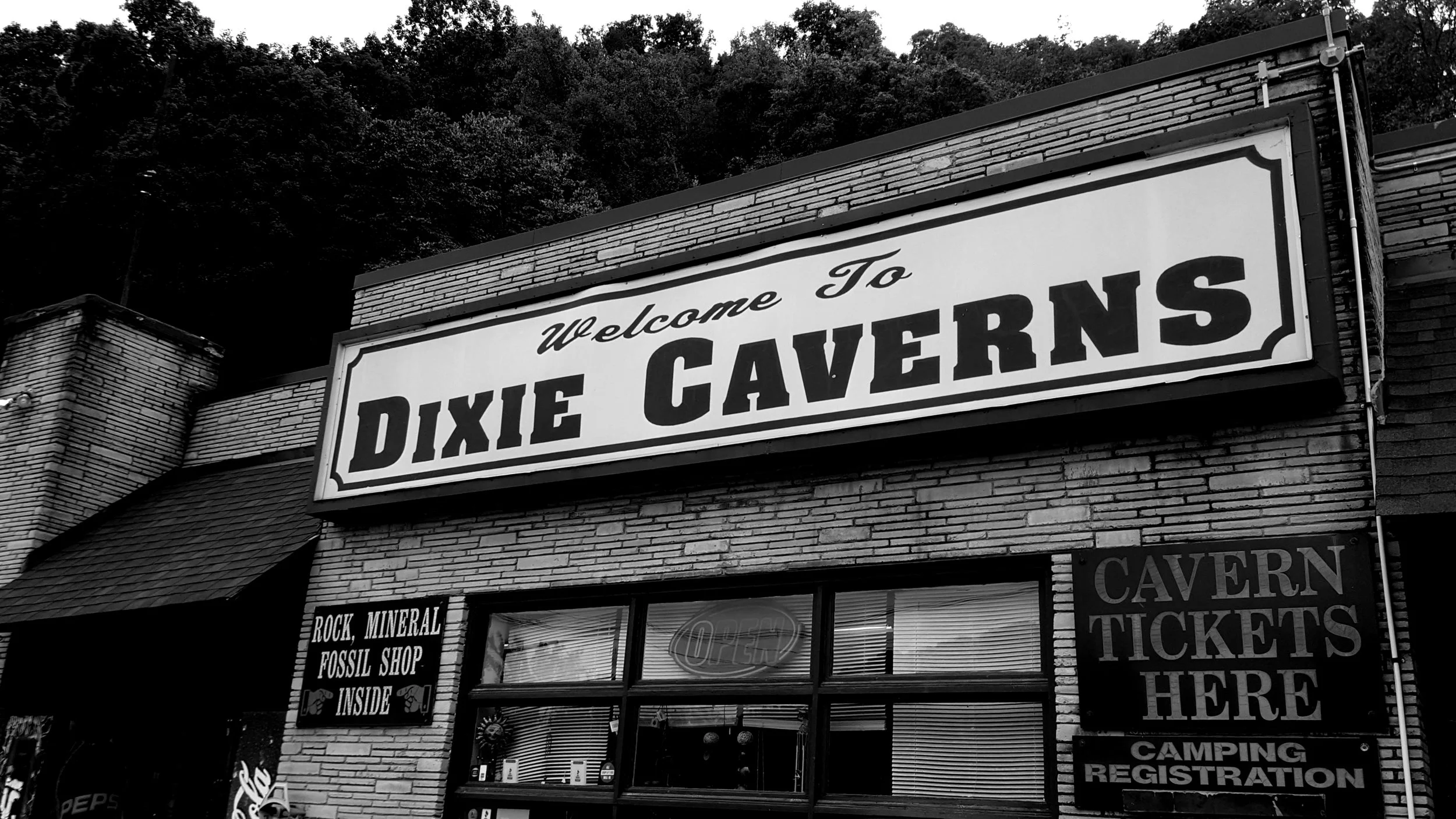 Dixie Caverns Store