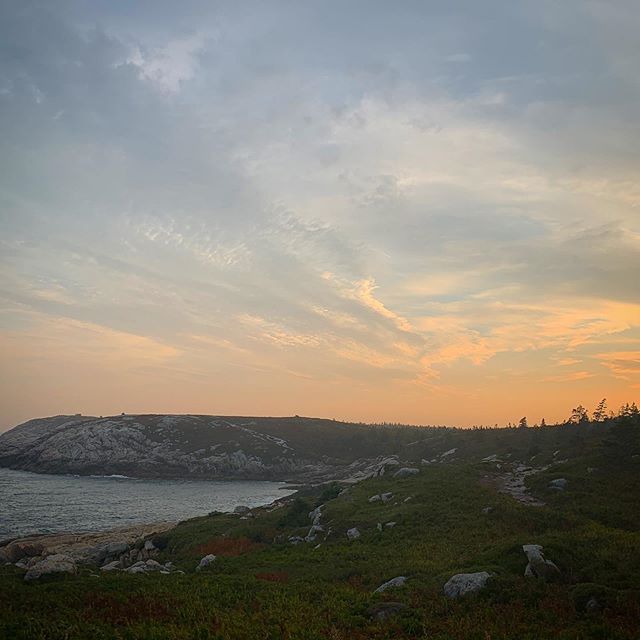 As the season is winding down (sort of) I’m doing whatever I can to get my own self back to nature. Sometimes I get a little lost in the bustle of the business and lose touch of why I’m doing this in the first place: because I love Nova Scotia and I love introducing people to her. Duncan’s cove is one of my favourite places in our beautiful province and I really missed it.