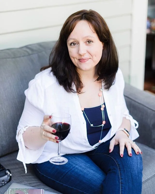 Heyy!! IT'S NATIONAL DRINK WINE DAY!!
⠀⠀⠀⠀⠀⠀⠀⠀⠀
What's your fave wine? Mine is Malbec. I loooove a good deep, earthy wine. It's like music to my mouth.
⠀⠀⠀⠀⠀⠀⠀⠀⠀
On the other hand, Sean says &quot;I don't want my wine to taste like wood&quot;.... his