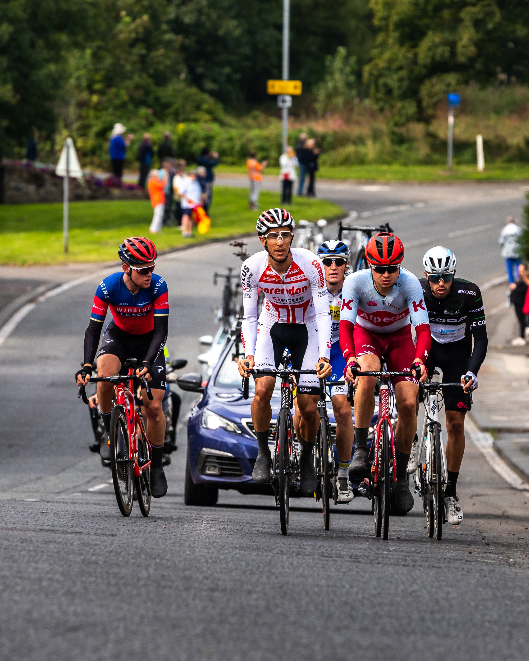 The breakaway approaches the top of The Wynd, Amble.