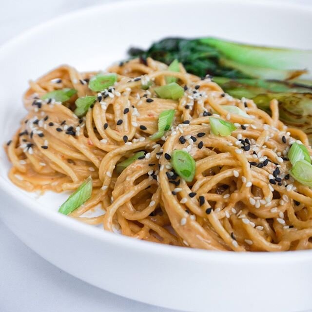 So we finally got around to drafting a recipe for the easiest recipe ever! Our sesame noodles are the perfect chilled summer side for when you have nothing but pantry staples on hand. ⠀⠀⠀⠀⠀⠀⠀⠀⠀
Nutty tahini, spicy sambal, plus plenty of ginger and ga