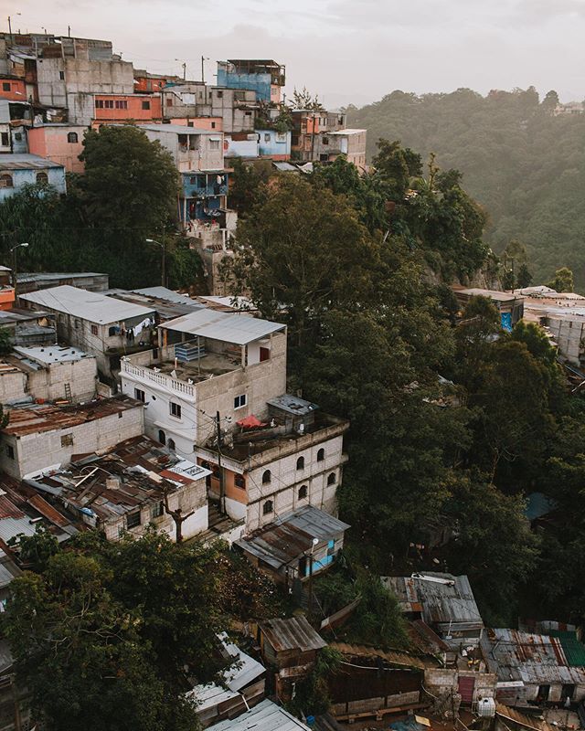 As beautiful as these houses look from afar the communities are far from that with high crime rates and lot of gang activity 💔😔