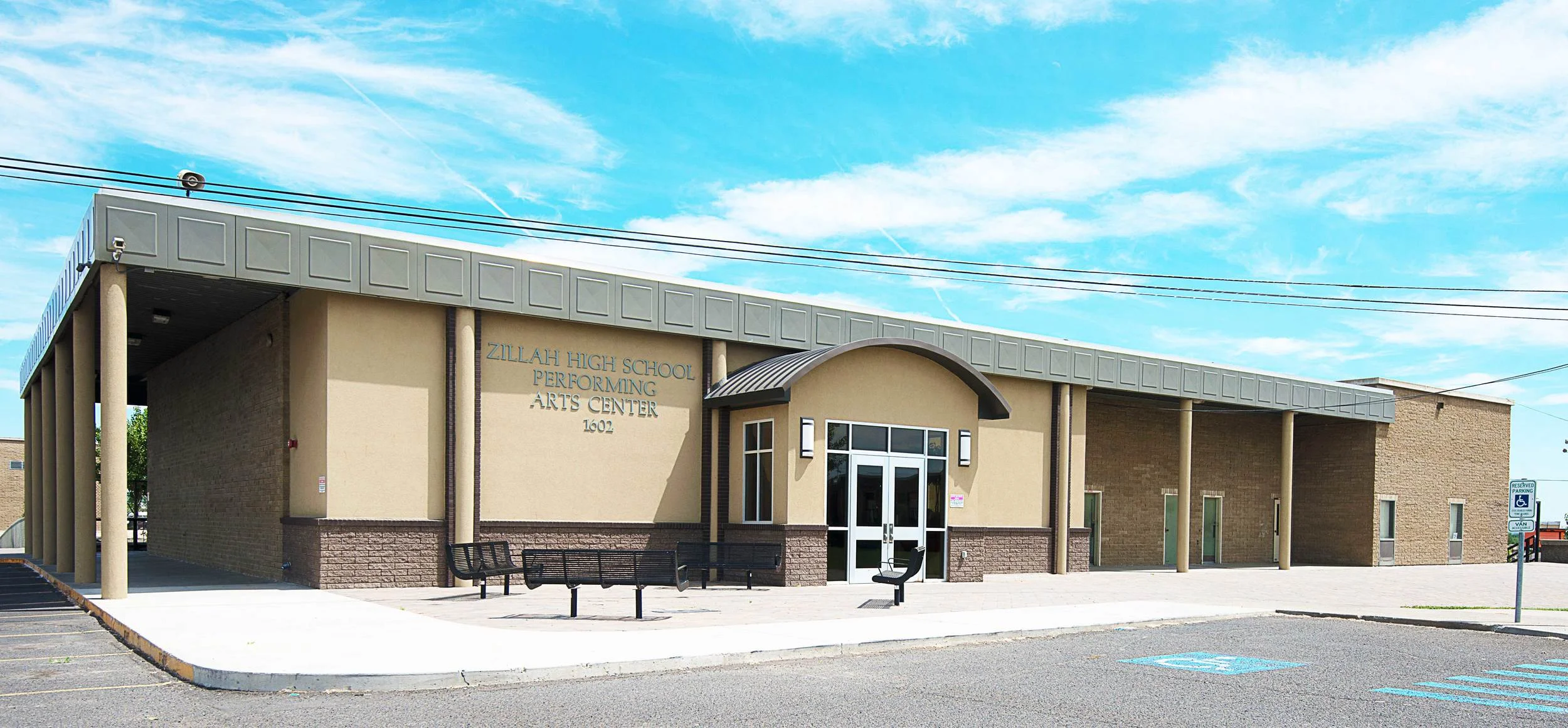 zillah_hs_2269_web.jpg