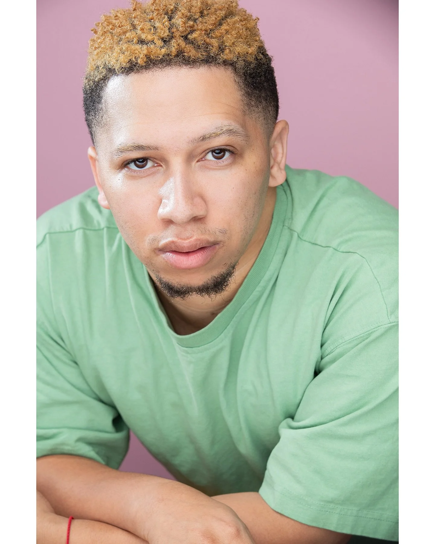 3 looks for the incredible Chris @callmesodapop ,so much fun guiding through all the poses in this one
&bull;
&bull;
#actingheadshots #commercialheadshot #headshotsla