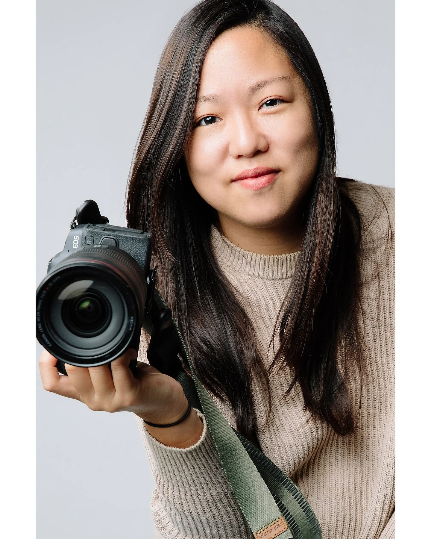 Photographers need headshots too, going from behind the camera to in front of one could feel weird and awkward, but not the case for @rachyychen because my specialty in making subjects comfortable comes with booking a session with me
&bull;
&bull;
#l