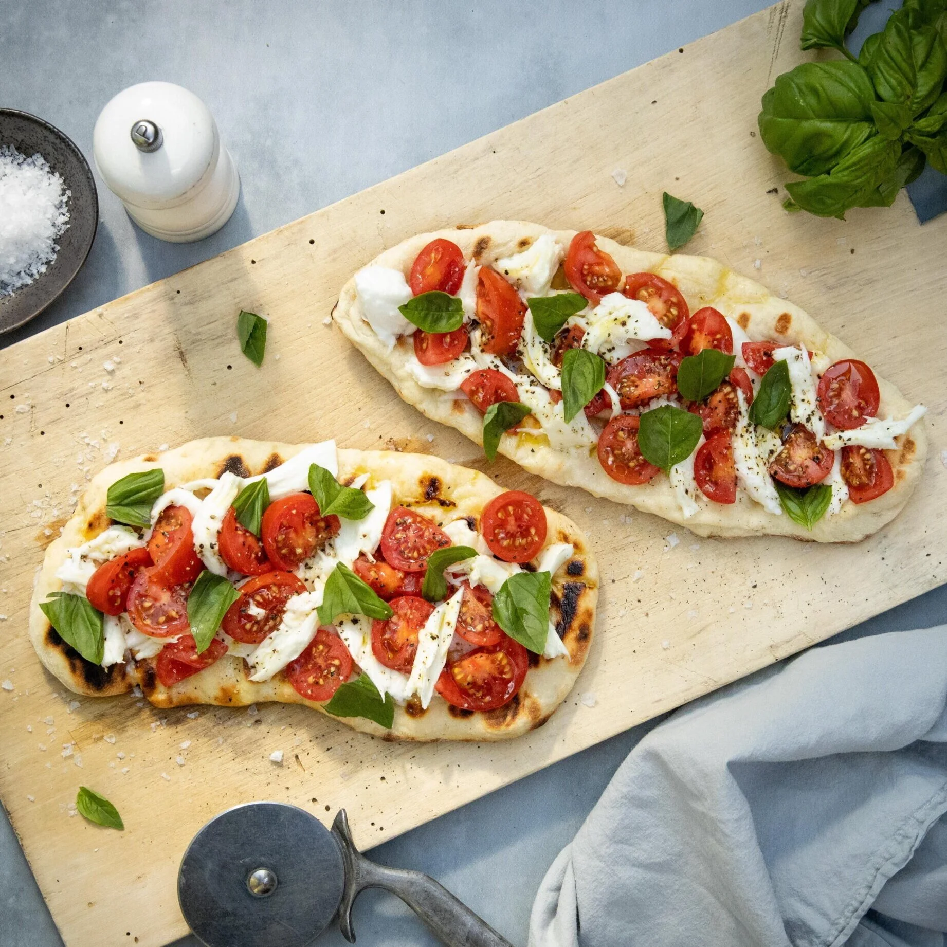 Fresh Margherita Flatbread Pizza Topper