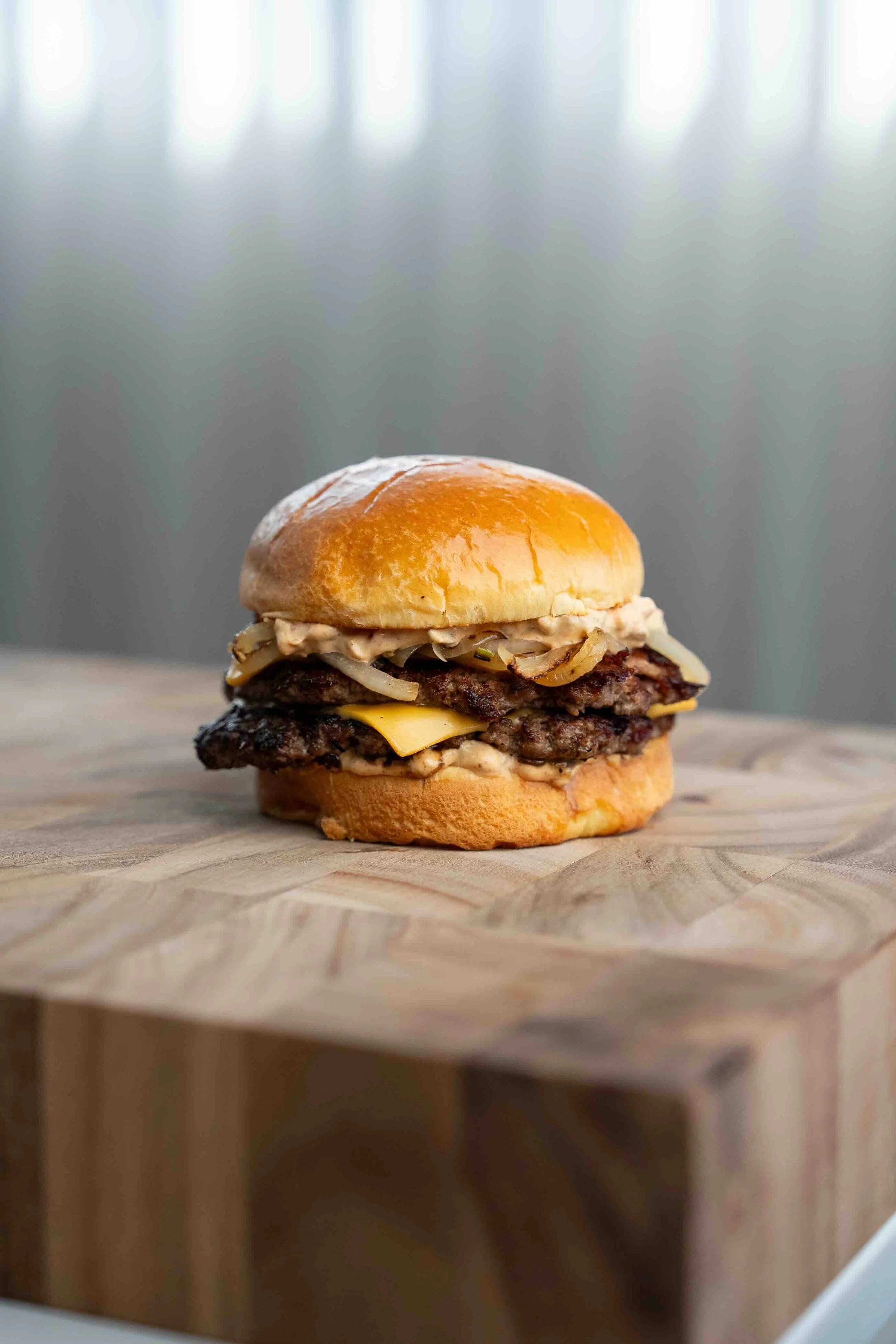 SMASH BURGER WITH BACON JALAPENO MAYO