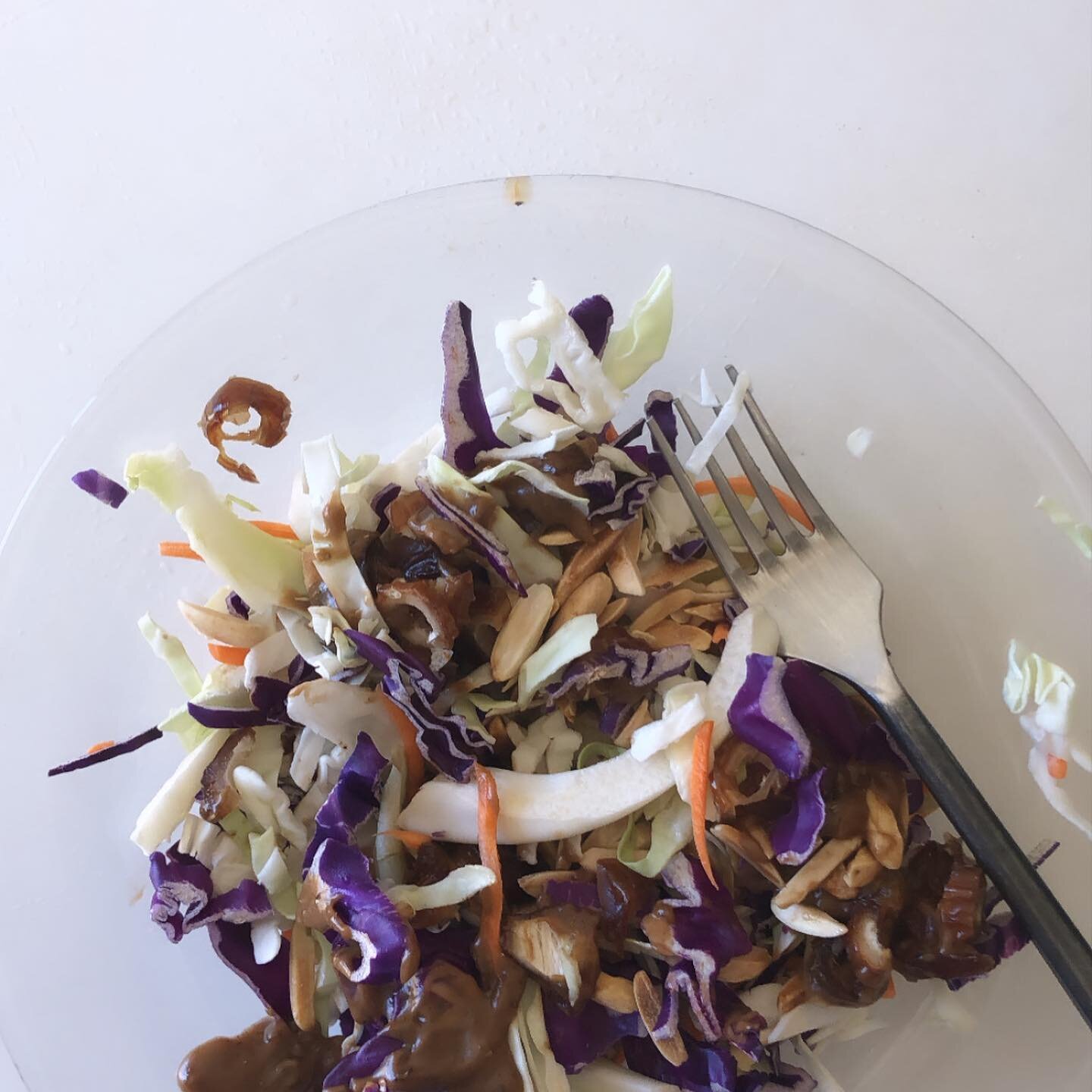 Sunday salads 🥗 
Dates are delicious! Today&rsquo;s salad is super simple, just consists of dates, toasted slivered almonds, and a homemade balsamic vinegar served over cabbage. Yum!!