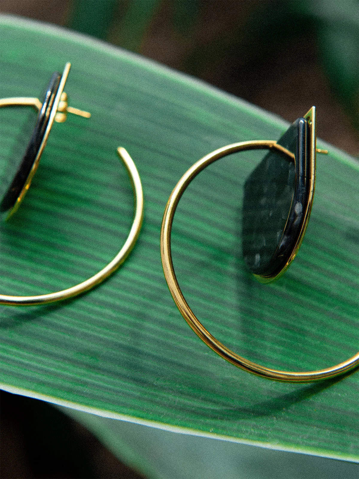 Colony_creoles_lestatillonnes_bijoux_0004_Colony_boucles_lestatillonnes_bijoux_0005_000_0987.jpg