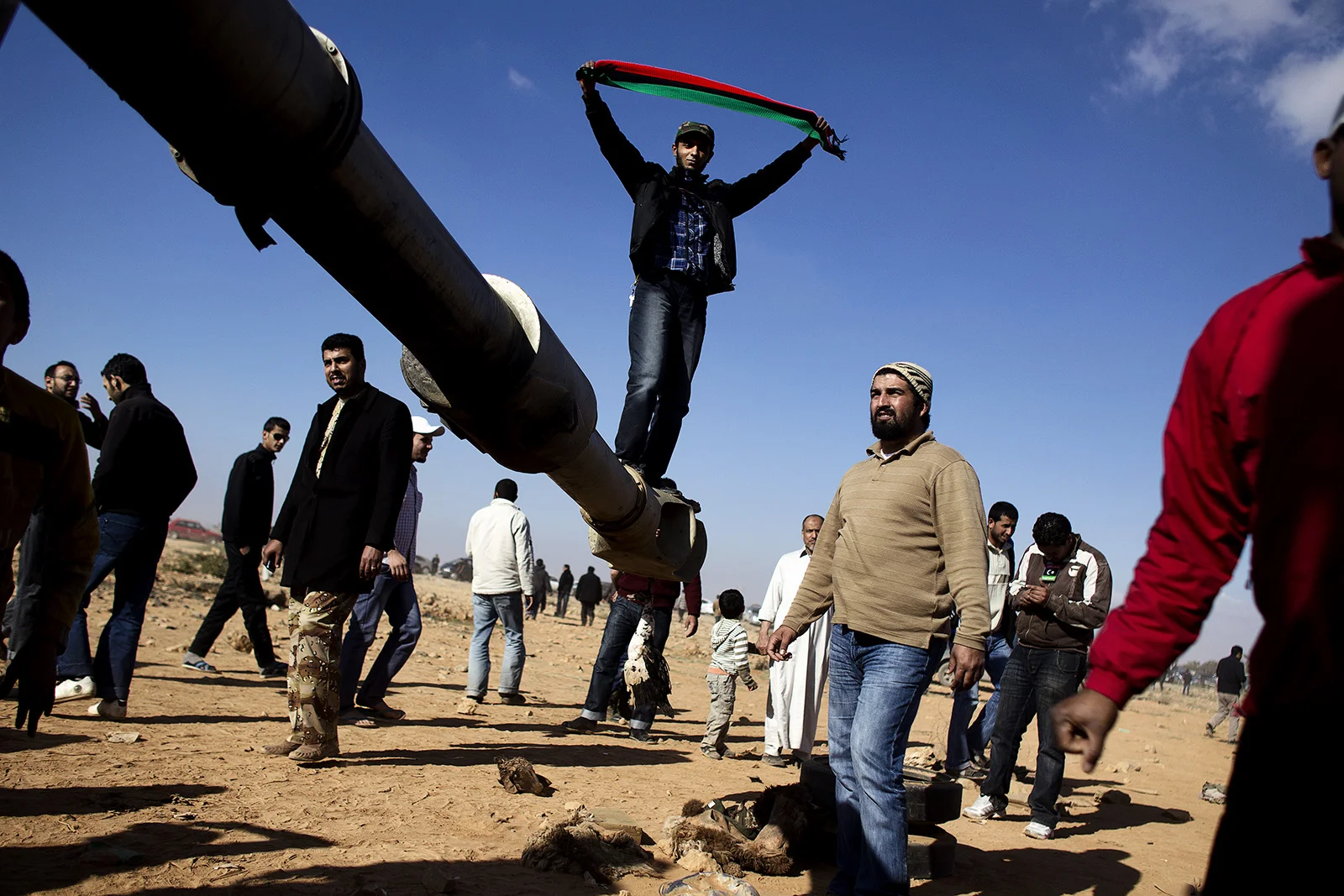 Udbombede tanks uden for Benghazi