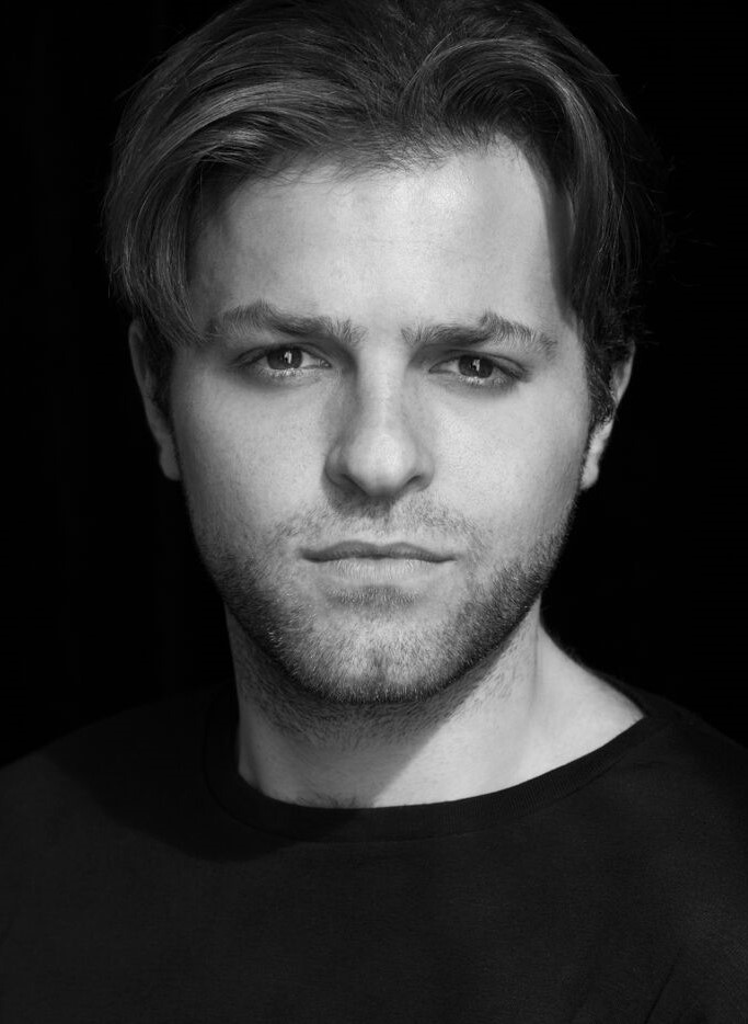 TEDDY ROBSON b&w by Clare Park© iuiui.jpg