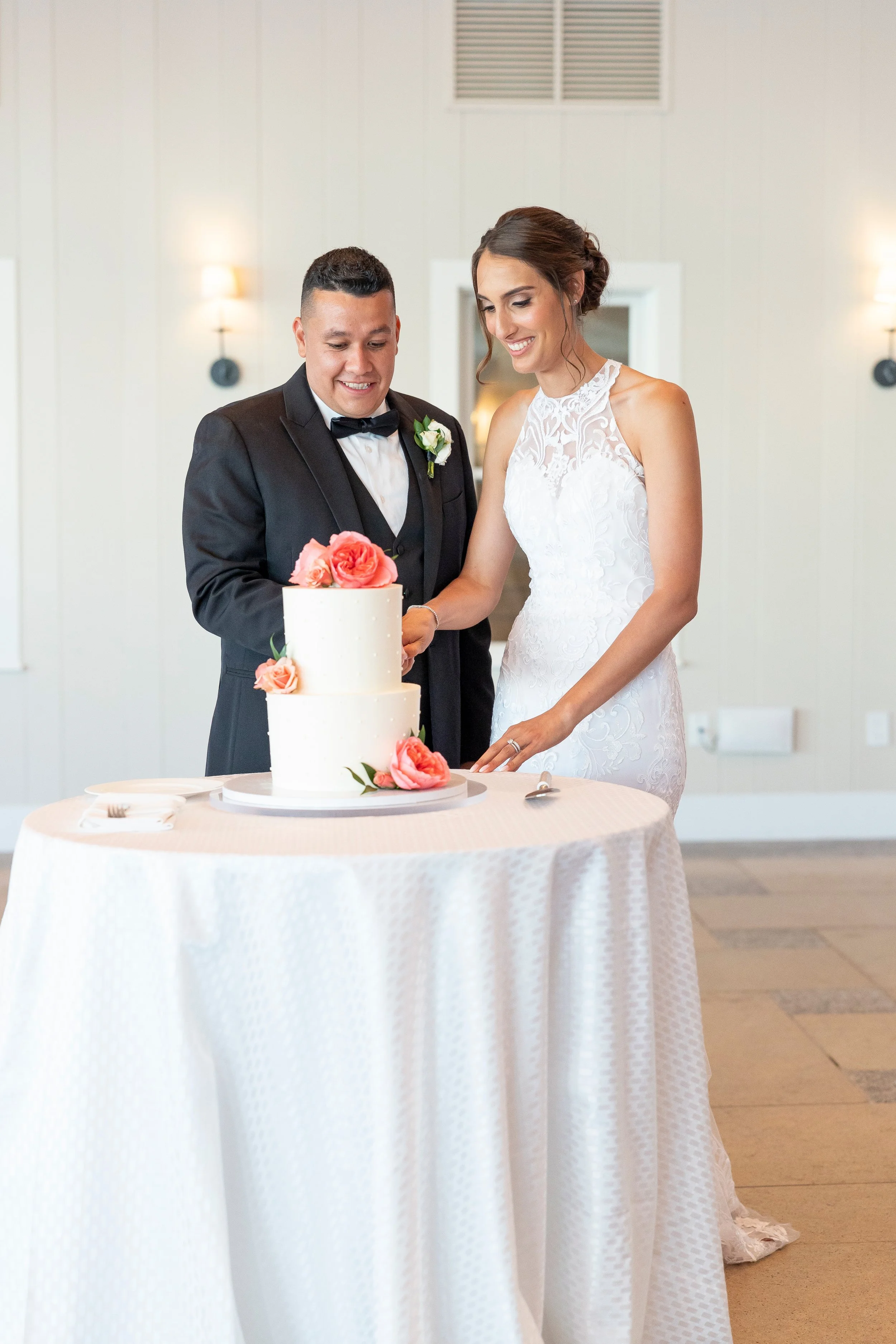 cape cod wedding wequassett wedding cake cutting