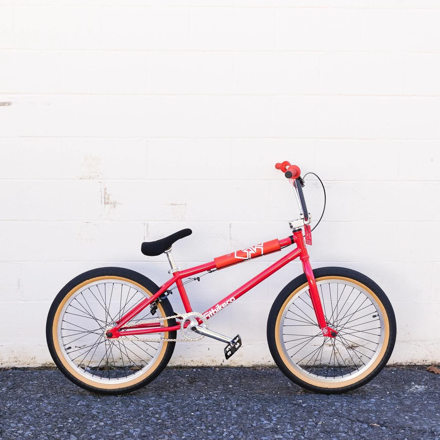 22” wheeled BMX bikes have been very hard to come by, but we’ve got a couple of colors of this sweet Fit Bike Co. Series 22 in stock!
