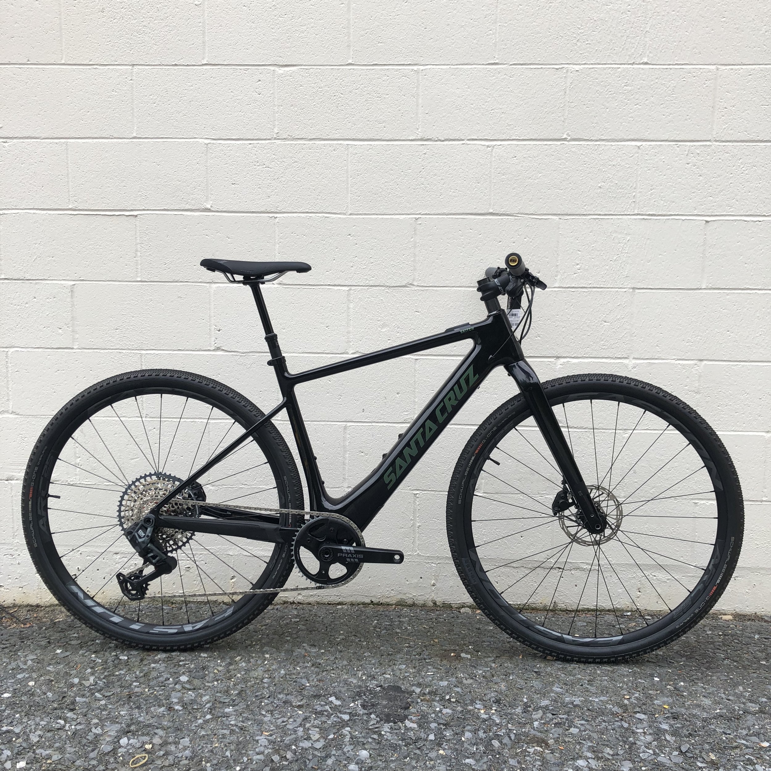 Santa Cruz Skitch 1.1- Custom Medium
