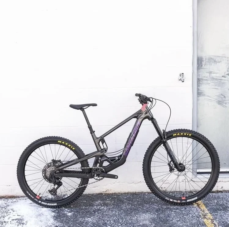Santa Cruz Bronson 5 C Eagle 70- Medium