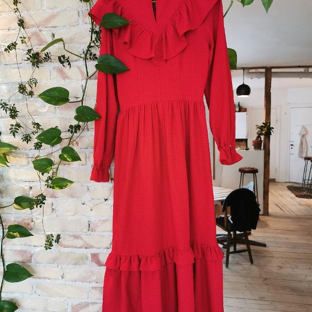 H6M rød kjole.jpeg