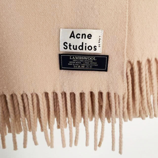 acne studios tørklæde.jpg