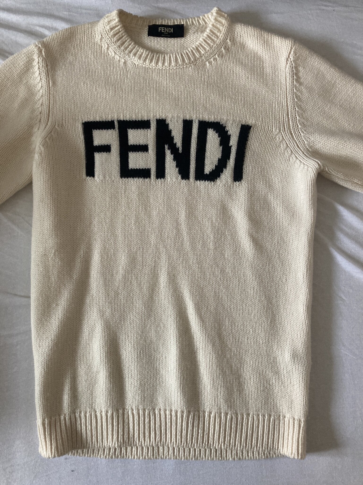 Fendi sweater, 2.900 kr. 