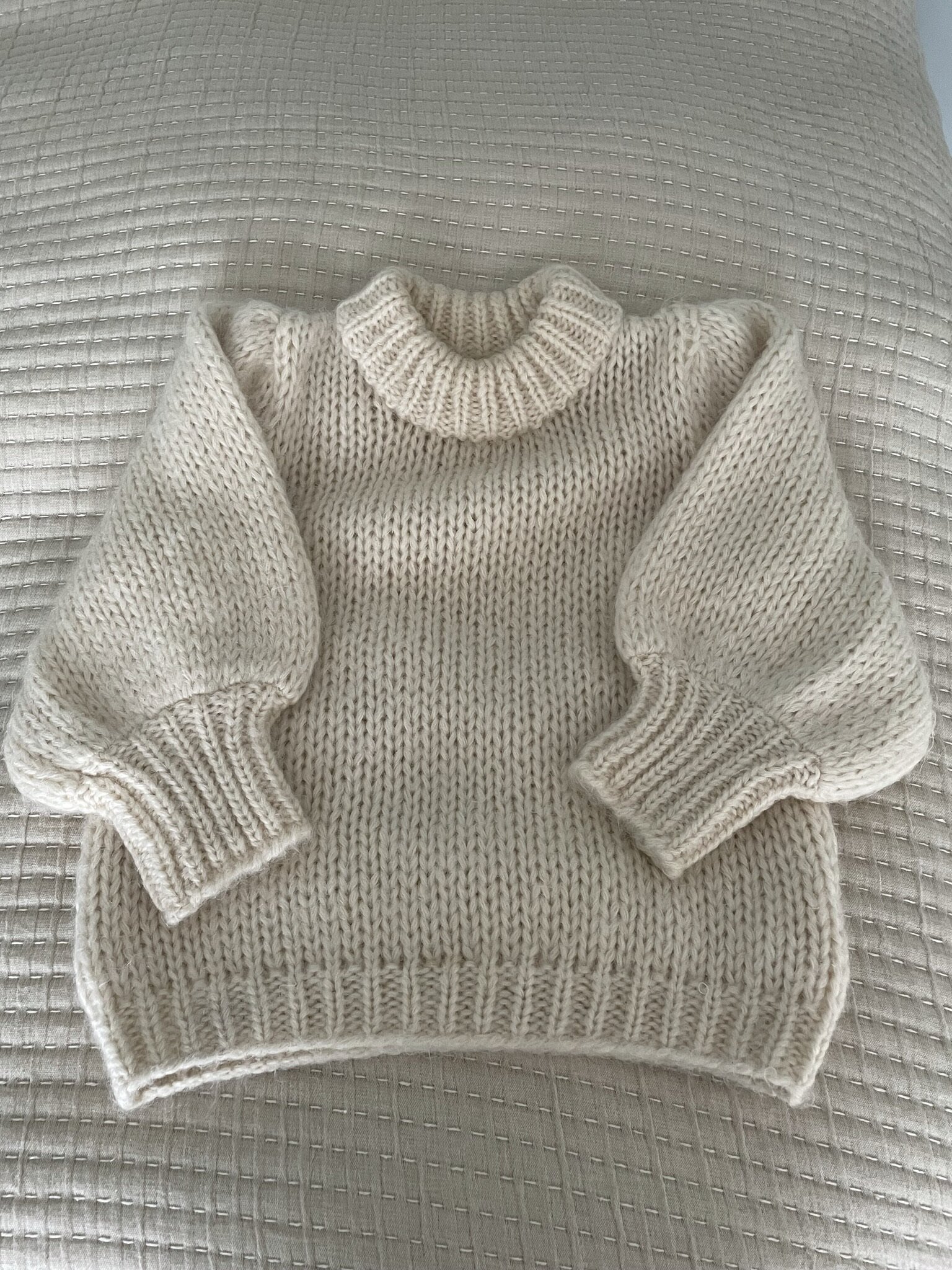 Ganni sweater, 900 kr. 
